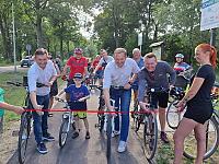 W gminie Białogard, w obecności wicemarszałka województwa Tomasza Sobieraja, uroczyście otwarto nową ścieżkę rowerową W gminie Białogard, w obecności wicemarszałka województwa Tomasza Sobieraja, uroczyście otwarto nową ścieżkę rowerową