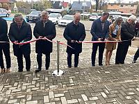 W otwarciu nowego Centrum Kultury w Brzeżnie uczestniczyli wicemarszałek województwa Olgierd Kustosz (trzeci z lewej) oraz członek Zarządu Stanisław Wziątek (drugi z lewej) W otwarciu nowego Centrum Kultury w Brzeżnie uczestniczyli wicemarszałek województwa Olgierd Kustosz (trzeci z lewej) oraz członek Zarządu Stanisław Wziątek (drugi z lewej).