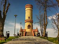 Wieża widokowa w Cedyni po rewitalizacji. Uroczyste otwarcie odbyło się 28 kwietnia 2021 r. Fot. UM w Cedyni. Wieża widokowa w Cedyni po rewitalizacji. Uroczyste otwarcie odbyło się 28 kwietnia 2021 r. Fot. UM w Cedyni.