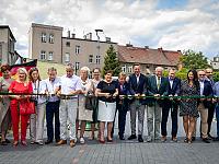 Oficjalne otwarcie terenów rekreacyjnych nad Łarpią rozpoczęło symboliczne przecięcie wstęgi. Oficjalne otwarcie terenów rekreacyjnych nad Łarpią rozpoczęło symboliczne przecięcie wstęgi.