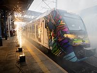 Efektowny wjazd hybrydy na stację Szczecin Główny.