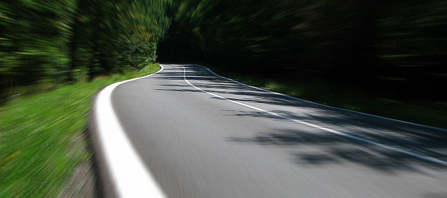 Na zdjęciu: Droga asfaltowa