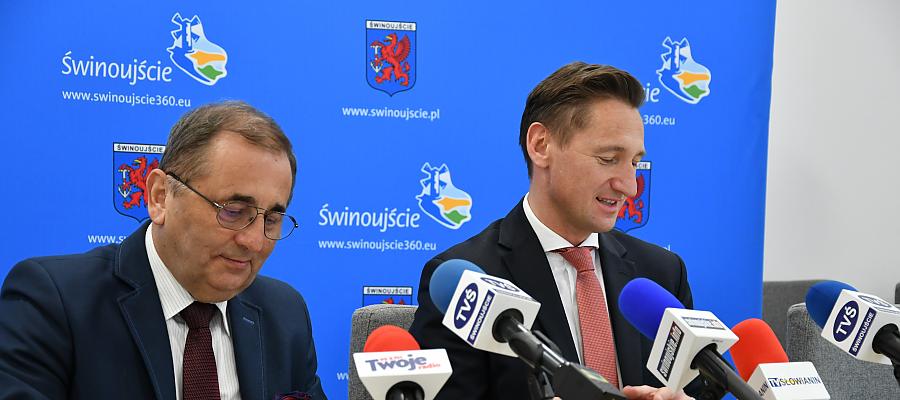 Dokument podpisali Marszałek Województwa Zachodniopomorskiego Olgierd Geblewicz oraz prezydent miasta Janusz Żmurkiewicz (fot. BIK UM Świnoujście)