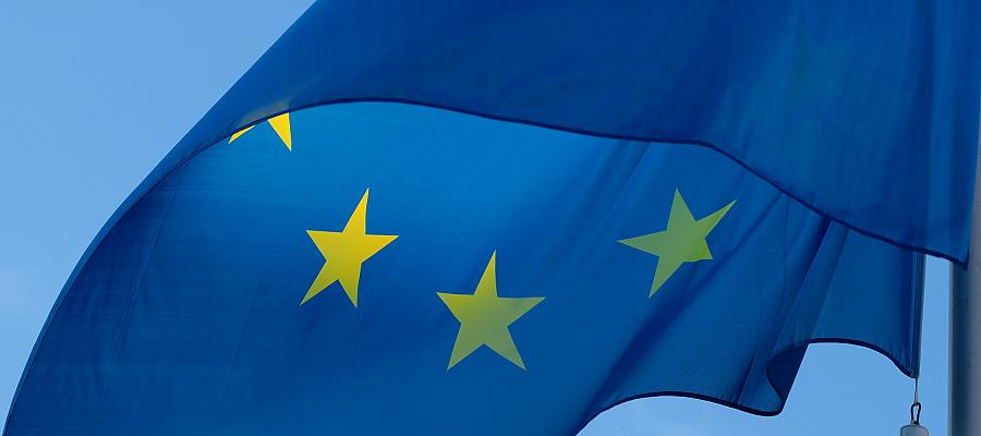 Marszałek Olgierd Geblewicz przekazuje ponad 72 mln zł i pomaga rządowi wspierać przedsiębiorców