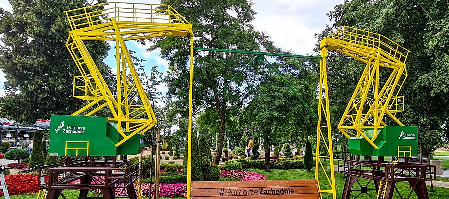 Huśtawka na dźwigozaurach Huśtawka na dźwigozaurach