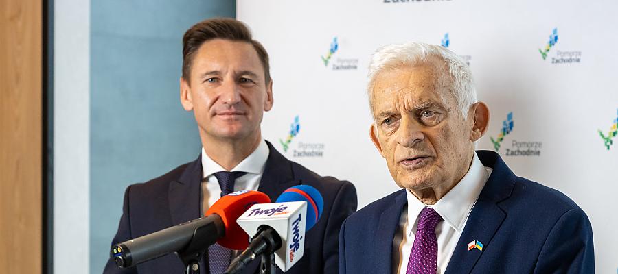 Na zdjęciu: Prof. Jerzy Buzek i marszałek Olgierd Geblewicz.