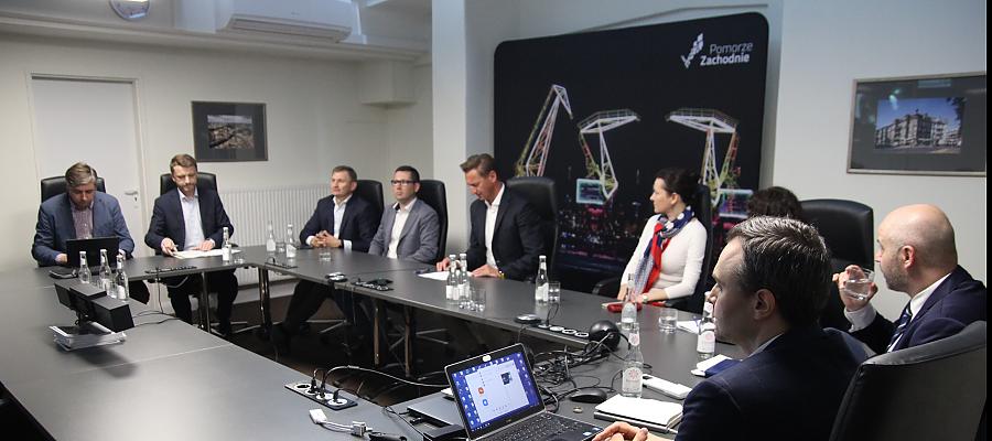 Marszałek przychylił się do głosu przedsiębiorców. Więcej zachodniopomorskich firm z szansą na bezzwrotny grant Marszałek przychylił się do głosu przedsiębiorców. Więcej zachodniopomorskich firm z szansą na bezzwrotny grant