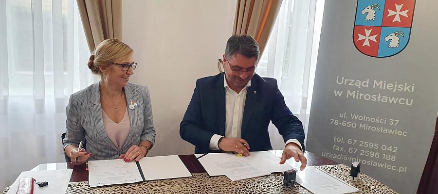 Podpisanie umowy o dofinansowanie rewitalizacji centrum Mirosławca.